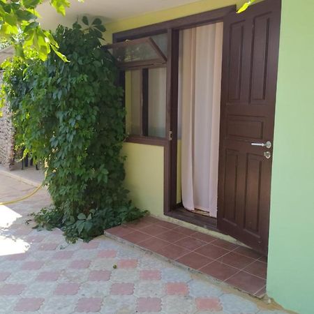 Small Guest House 라주르네 외부 사진